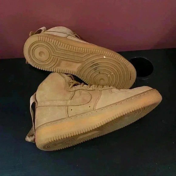 Nike Air Force 1 High LV8 GS \'Flax\' main image 8